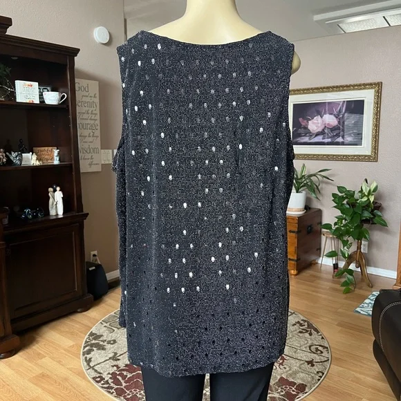 Avenue shiny black sleeveless blouse-size 26/28-NWT - Picture 2 of 10